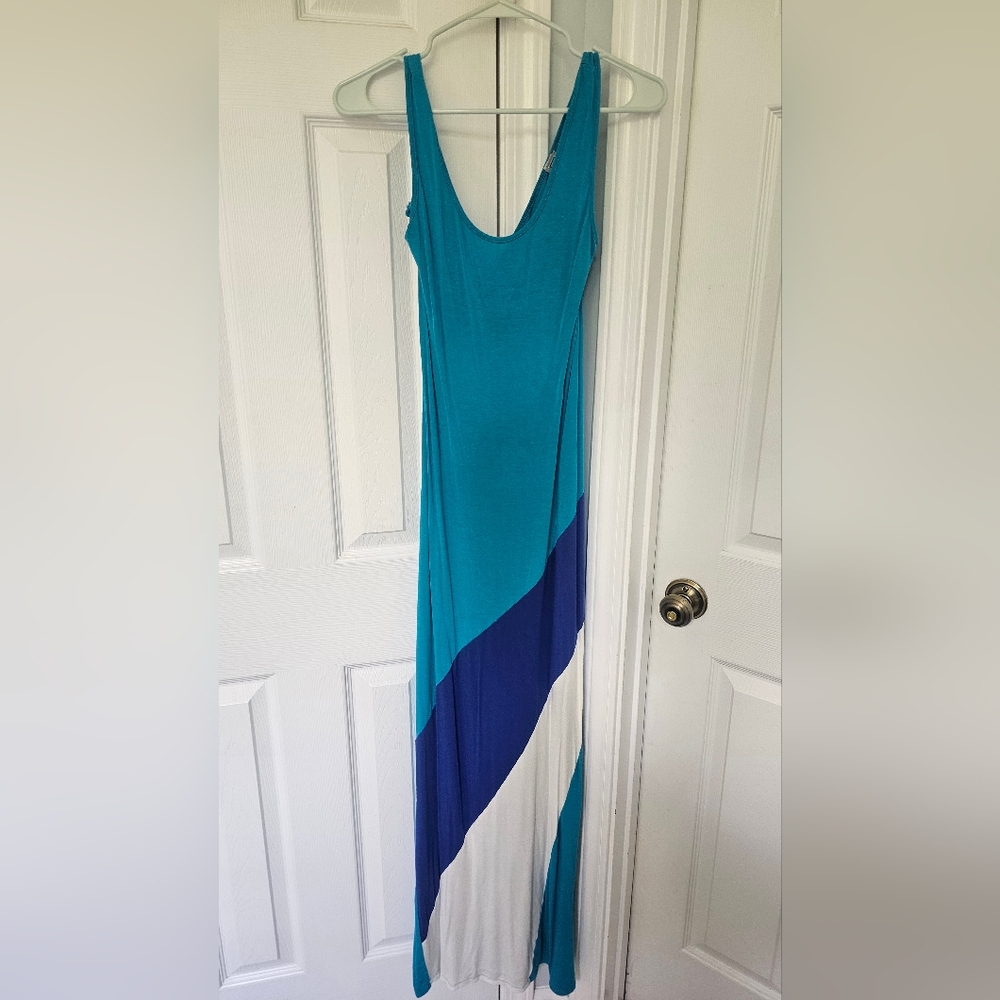 Blue geometric open back maxi dress